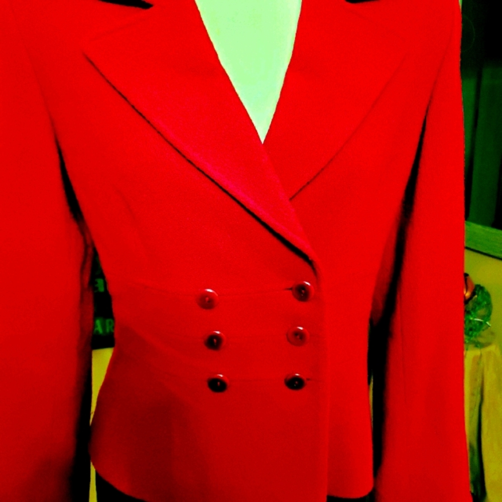 Tahari Wool fitted sexy little jacket size 4